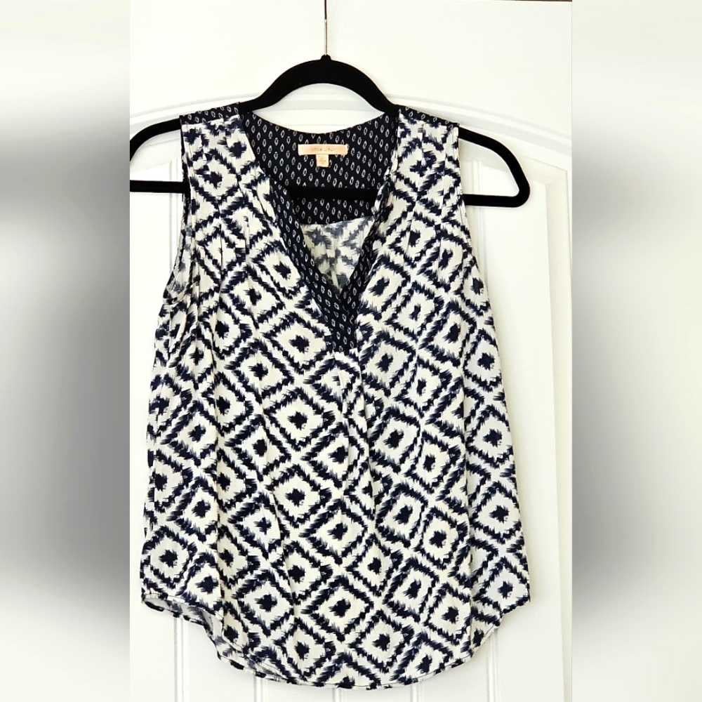 Skies Are Blue ikat design Tank Top
